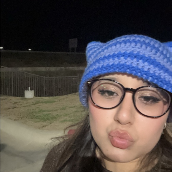 Meet your Posher, Andrea - Picture 1 of 1